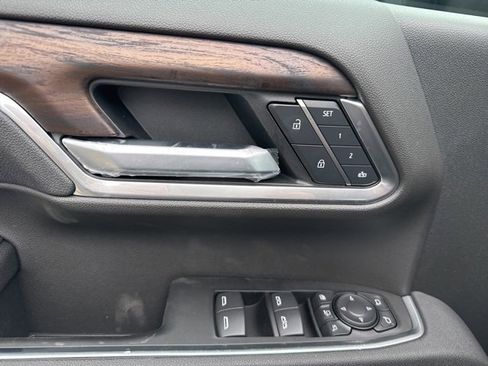 New 2025 GMC Sierra 2500 SLT image 11