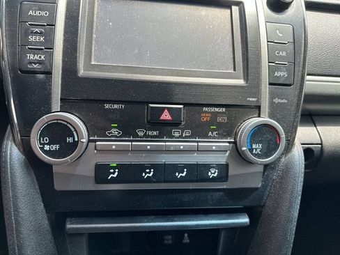 Used 2012 Toyota Camry SE w/ Leather Pkg FWD image 22