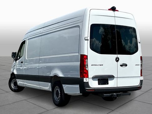 Used 2024 Mercedes-Benz Sprinter 2500 image 7