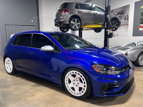 Used 2018 Volkswagen Golf R 4-Door AWD/4WD image 2