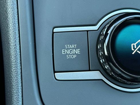 New 2026 Volkswagen Tiguan SE image 21