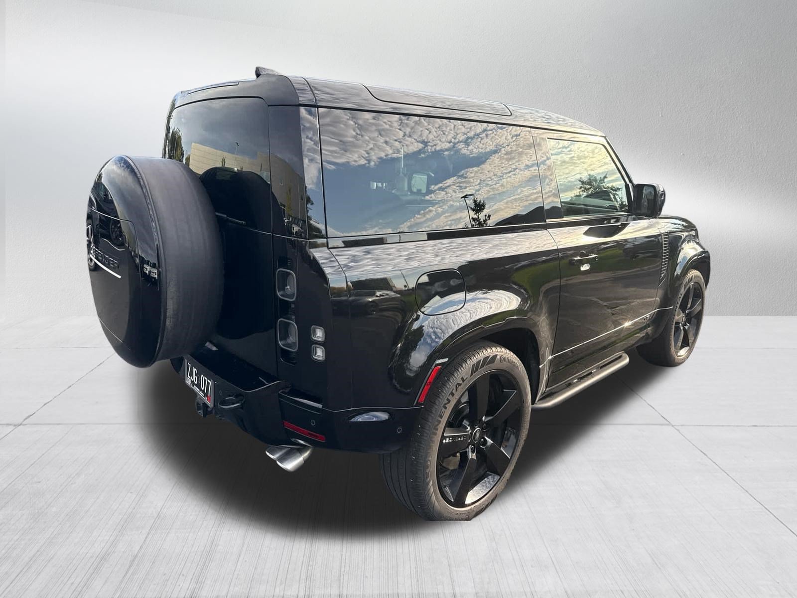 Used 2024 Land Rover Defender 90 V8 AWD/4WD image 4