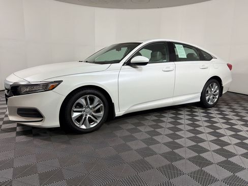 Used 2018 Honda Accord LX image 18