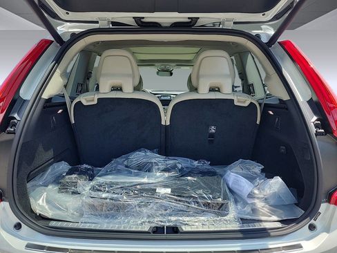 New 2024 Volvo XC90 T8 Ultimate w/ Protection Package Premier image 31