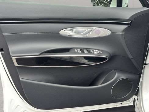 Certified 2026 Genesis GV70 2.5T AWD/4WD image 11