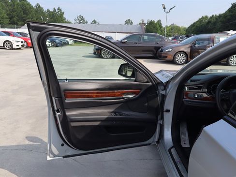 Used 2014 BMW 750Li xDrive AWD/4WD image 31