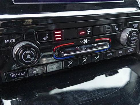 Used 2023 Jeep Grand Cherokee Altitude image 19