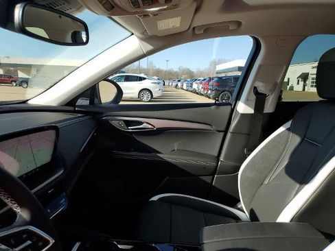 New 2025 Buick Envision Sport Touring image 28
