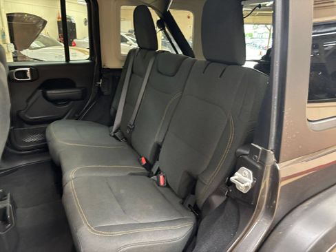 Used 2025 Jeep Wrangler Unlimited Sport AWD/4WD image 35