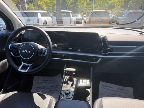 Used 2024 Kia Sportage EX FWD image 9