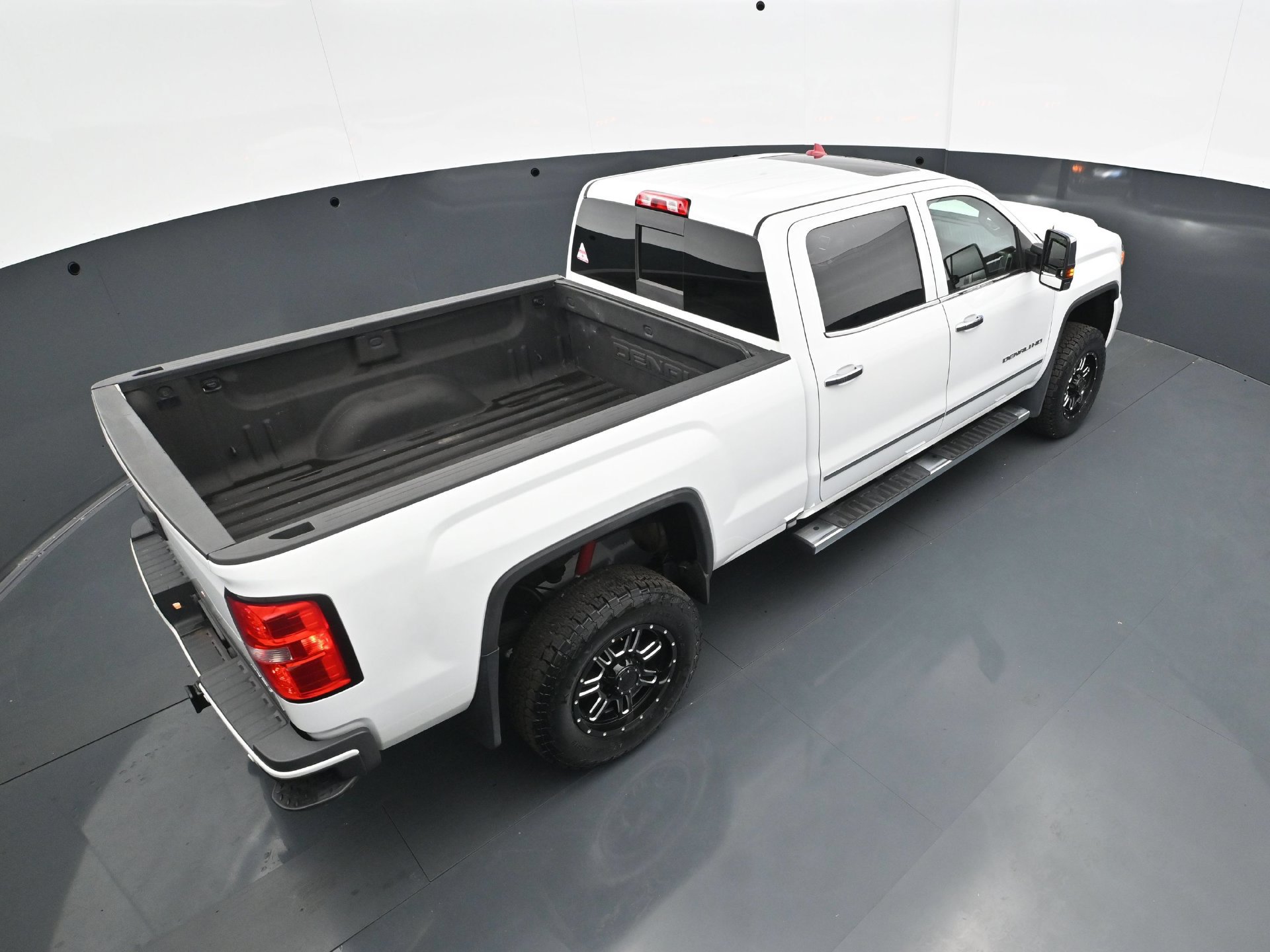 Used 2016 GMC Sierra 2500 Denali w/ Driver Alert Package AWD/4WD image 41