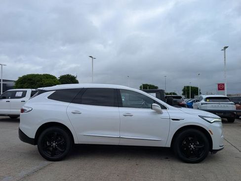 Certified 2024 Buick Enclave Essence w/ Sport Touring Edition image 3