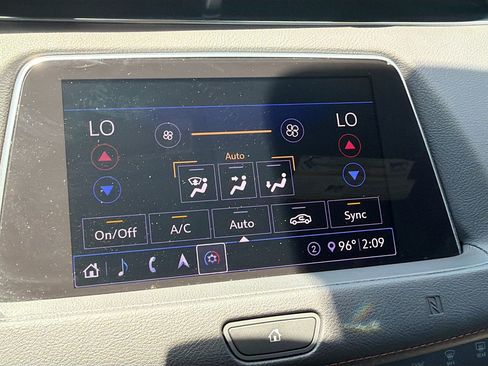 Used 2020 Cadillac XT4 Sport w/ Driver Awareness Package FWD image 17