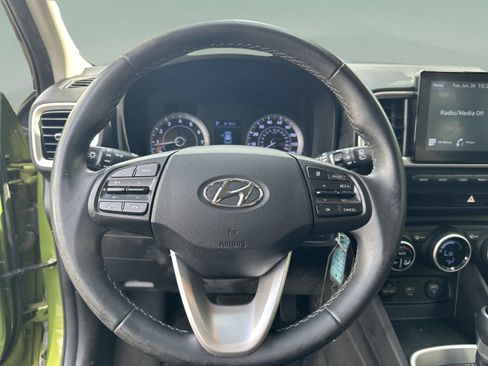 Used 2020 Hyundai Venue SEL w/ Convenience Package FWD image 11