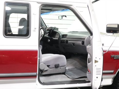 Used 1995 Ford F250 XLT image 45