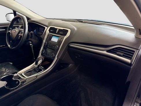 Used 2014 Ford Fusion SE FWD image 26