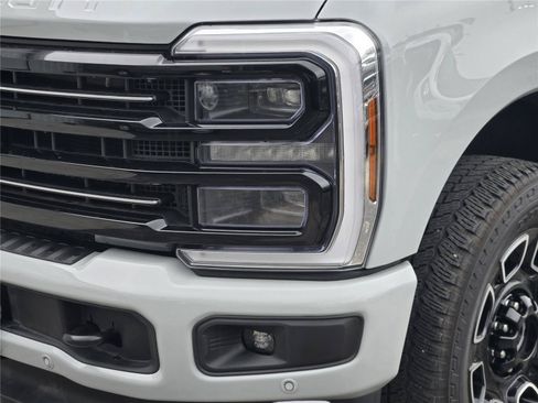 Used 2025 Ford F250 Platinum AWD/4WD image 10