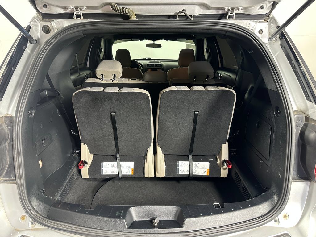 Used 2019 Ford Explorer FWD image 6