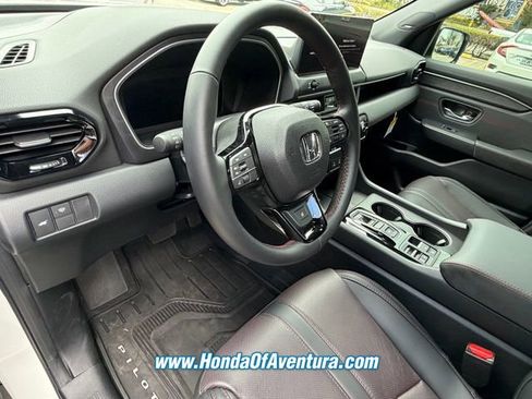 New 2026 Honda Pilot Black Edition image 9
