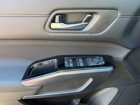 New 2026 Nissan Pathfinder SL w/ SL Premium Package image 12