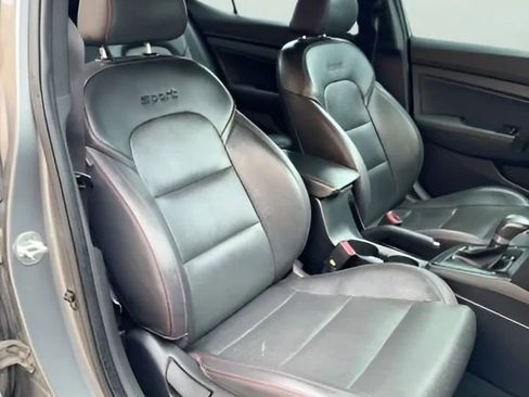 Used 2017 Hyundai Elantra Sport w/ Sport Premium Package 06 FWD image 23