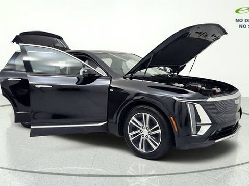 Used 2025 Cadillac Lyriq Luxury AWD/4WD image 11