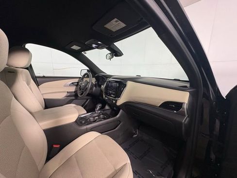 Used 2023 Chevrolet Traverse LS w/ Safety Package image 7