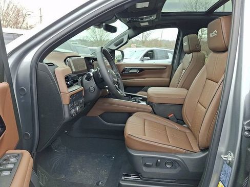New 2026 Chevrolet Suburban High Country w/ Sun And Tow Package AWD/4WD image 7