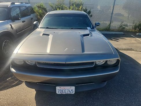 Used 2011 Dodge Challenger image 2