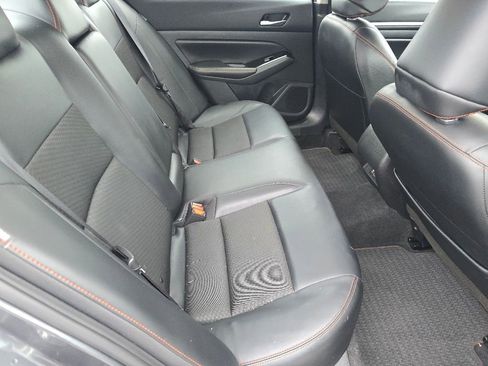 Used 2024 Nissan Altima 2.5 SR image 17