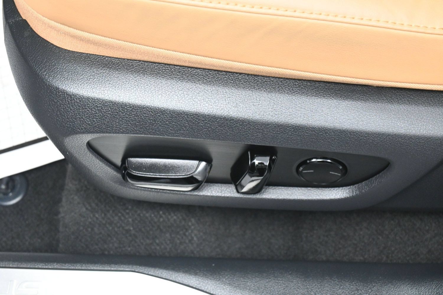Used 2024 Lexus NX 350 AWD image 16