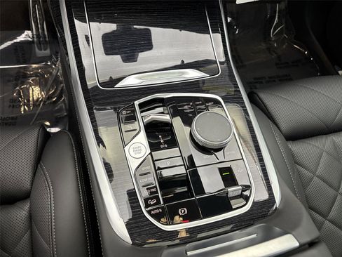 New 2026 BMW X7 xDrive40i w/ M Sport Package image 23