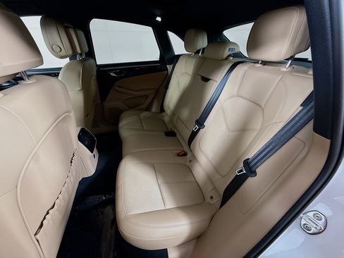 Certified 2023 Porsche Macan image 21