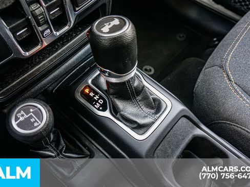 Used 2025 Jeep Wrangler Unlimited Sport AWD/4WD image 44