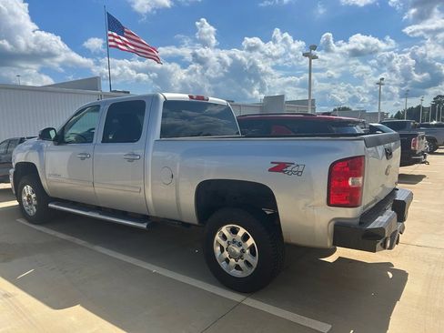 Used 2013 Chevrolet Silverado 2500 LTZ w/ LTZ Plus Package AWD/4WD image 8