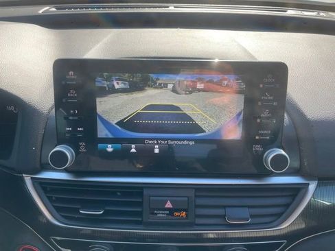 Used 2022 Honda Accord Sport image 19