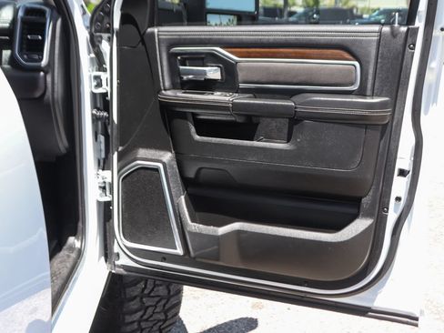 Used 2023 RAM 2500 Laramie AWD/4WD image 42