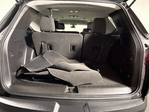 Used 2021 Chevrolet Traverse LS FWD image 35