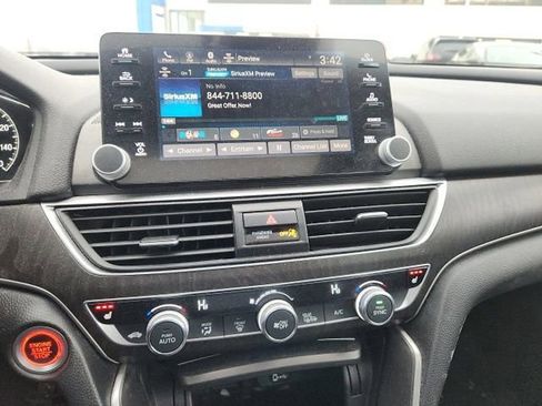 Used 2018 Honda Accord EX image 16