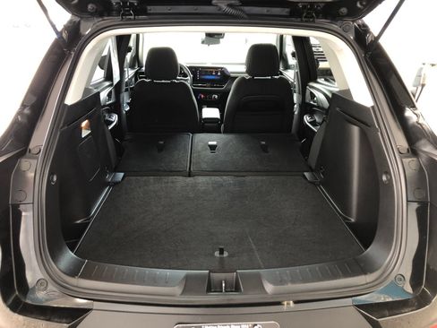 Used 2025 Chevrolet TrailBlazer LS w/ LS Convenience Package FWD image 9