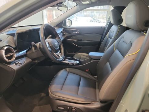 Used 2025 Chevrolet Trax ACTIV image 11
