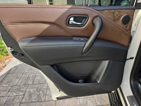 Certified 2024 INFINITI QX80 Premium Select w/ All-Season Package image 12