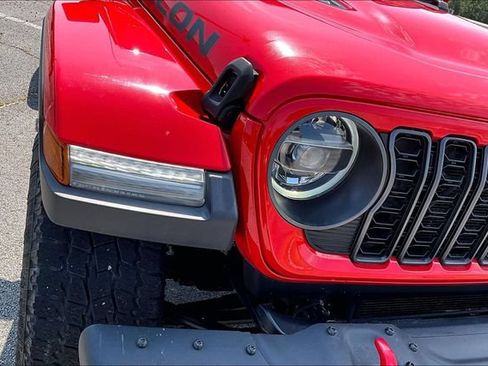 Used 2021 Jeep Wrangler Unlimited Rubicon w/ Dual Top Group AWD/4WD image 32