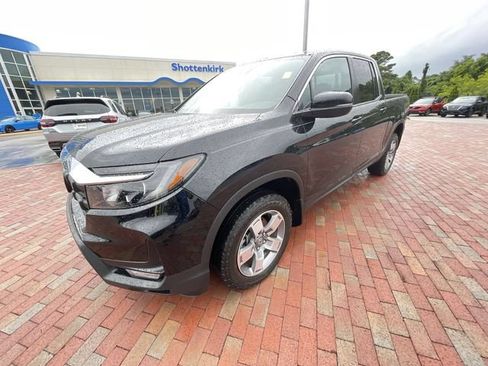 Certified 2025 Honda Ridgeline RTL image 28