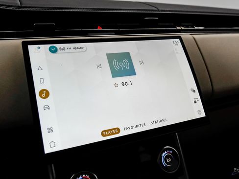 Used 2023 Land Rover Range Rover SE image 68