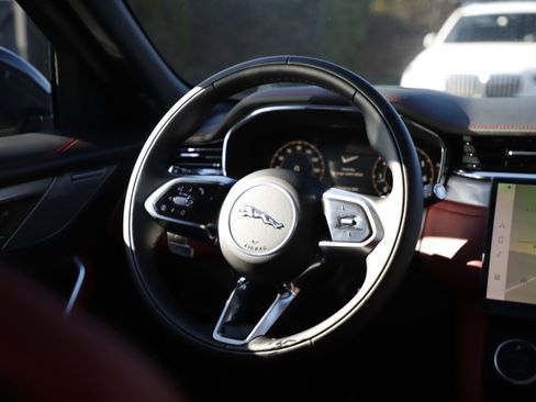 New 2026 Jaguar F-PACE R-Dynamic S image 17