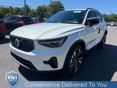 New 2026 Volvo XC40 B5 Plus w/ Climate Package