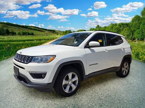 Certified 2019 Jeep Compass Latitude AWD/4WD image 2