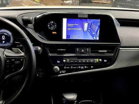 Used 2025 Lexus ES 300h w/ Premium Package image 6
