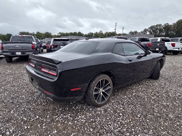 Used 2022 Dodge Challenger SXT RWD image 5